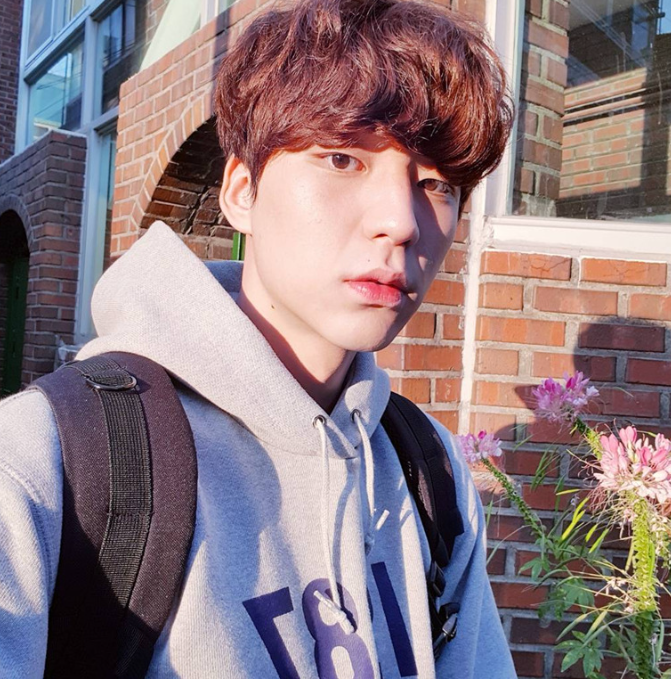 2020 autumn and winter new printing letter sweater women's hooded loose coat couple hooded sweater