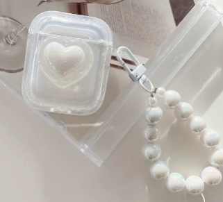 3D Heart-shaped Transparent Headphone Case With Bead Bracelet For AirPods Pro/Pro 2/2/3 Generation image