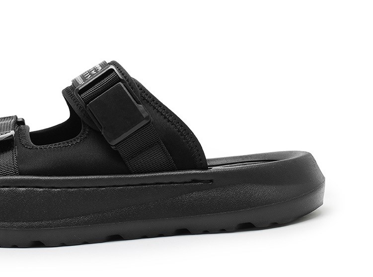 Men's Slippers Image 4