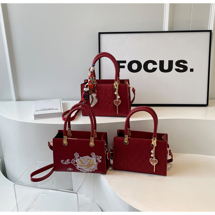 Fashionable Women's Bag