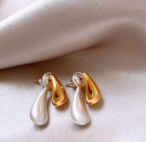 Brincos Gotas Pérolas & Ouro - Image 3