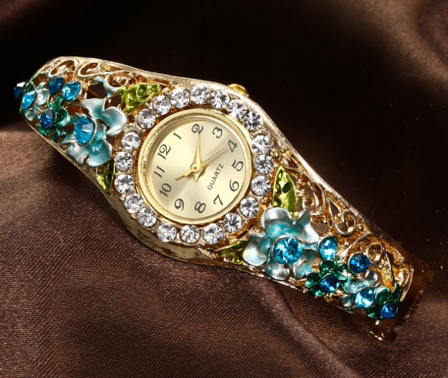 Fashionable Women's Student Bracelet Watch 3