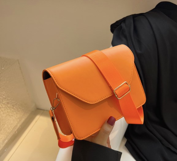 Shoulder Bag Image 3