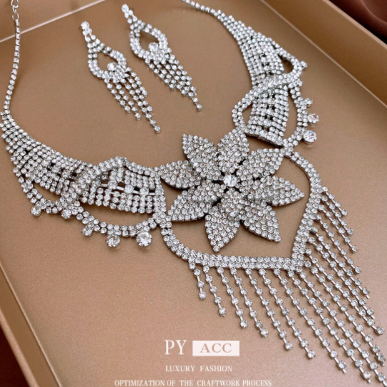 Bridal Jewelry Set Image 2