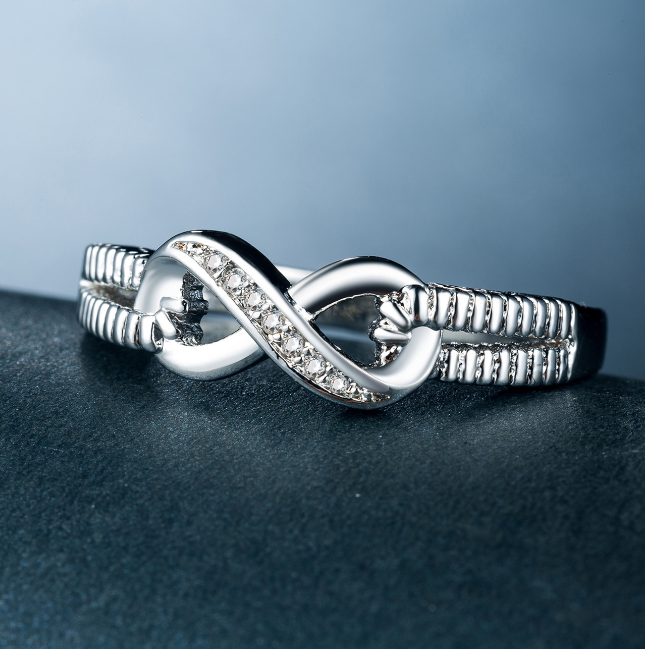 Women's Fashion Ring - Image 3