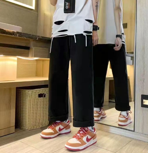 Baggy Jeans Image 5