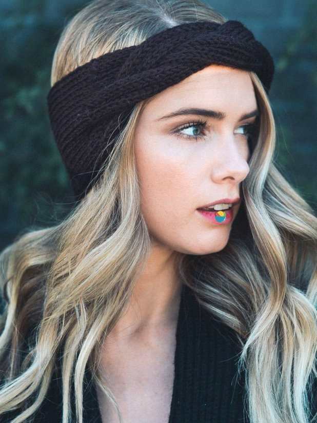 Knitted Headband Image 3