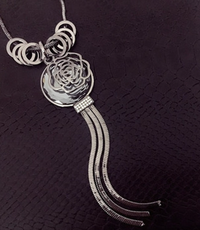 Necklace Image 9