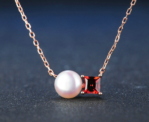 Pearl Necklace Image 3