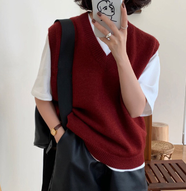 Thin Knitted Vest Detail 3