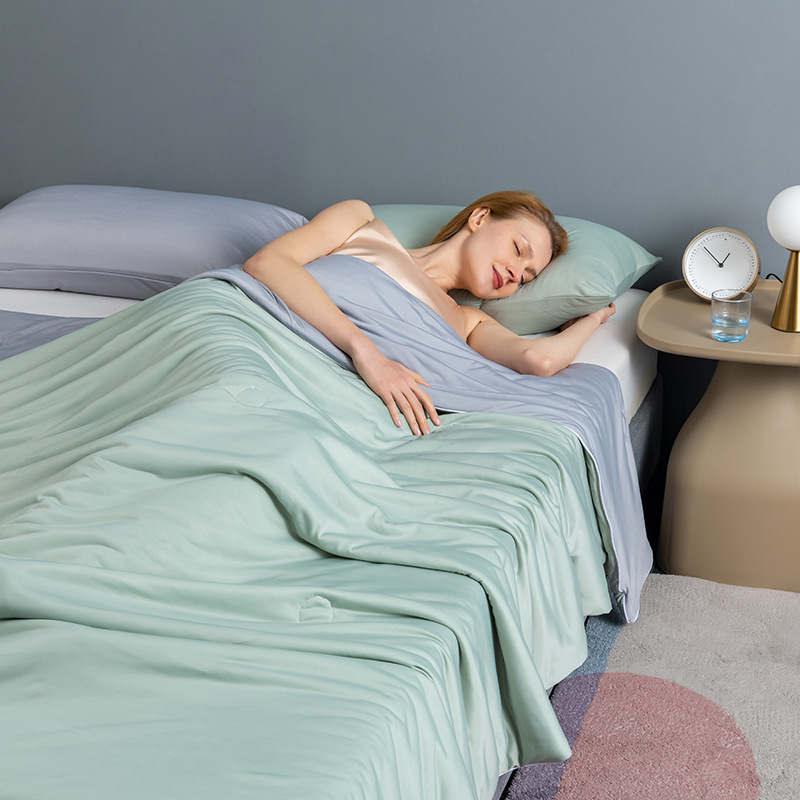 Class A ice cream cool silk summer cool quilt summer quilt solid color air conditioning quilt machine washable summer ice silk thin quilt wholesale image