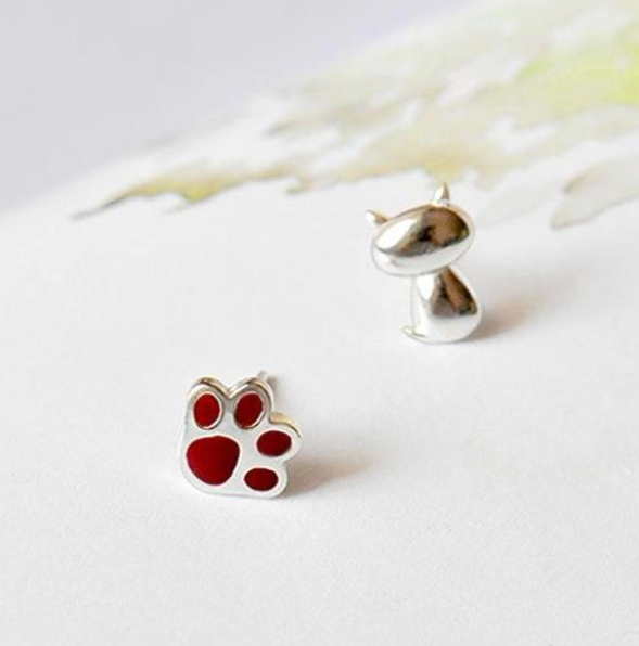 Cat Claw Stud Earrings