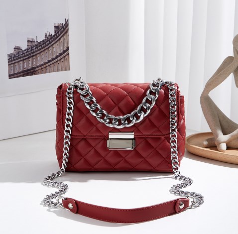 Quilted Chain Bag - Image 3