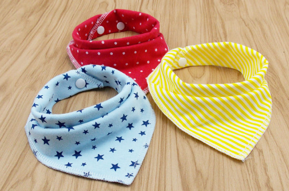 Cat and Dog Triangle Scarf 1