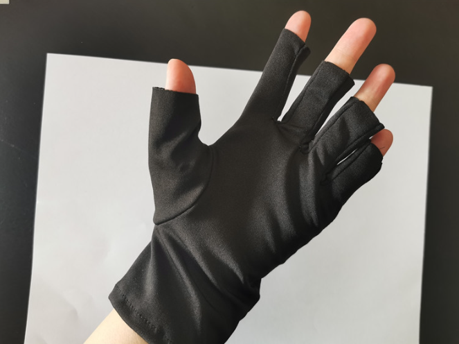 Copper Fiber Gloves Image 1