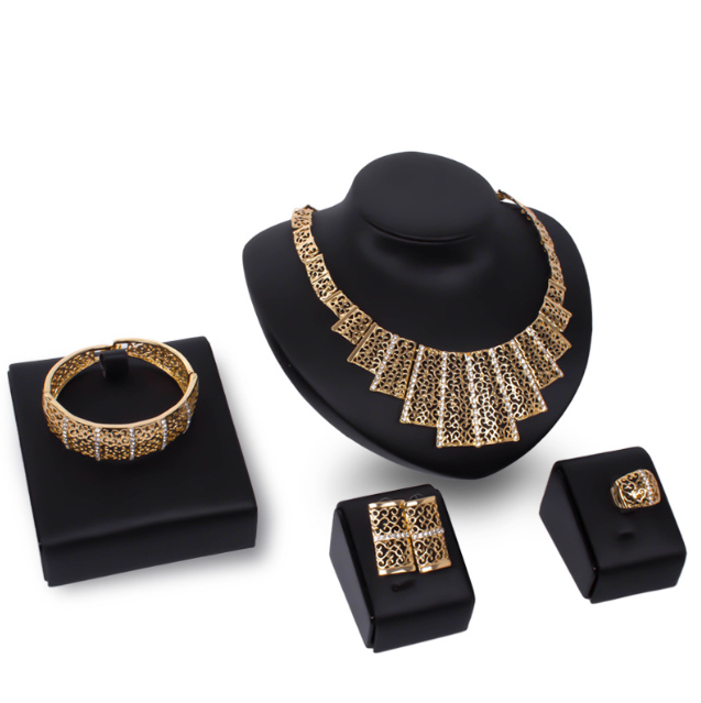 Bridal Jewelry Set Image 2
