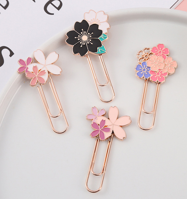 Sakura Paper Clip 3