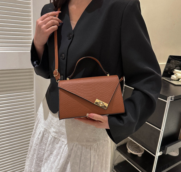 Crossbody Bag in Brown