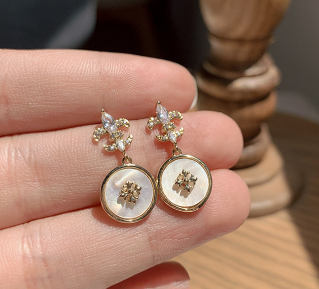 Elegant Pearl Earrings 3