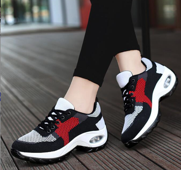 Women's Sports Shoes