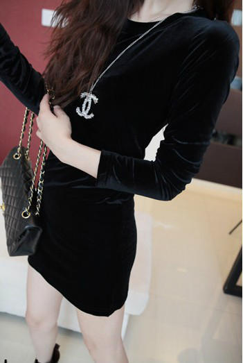 LIVA Velvet Dress - Image 2