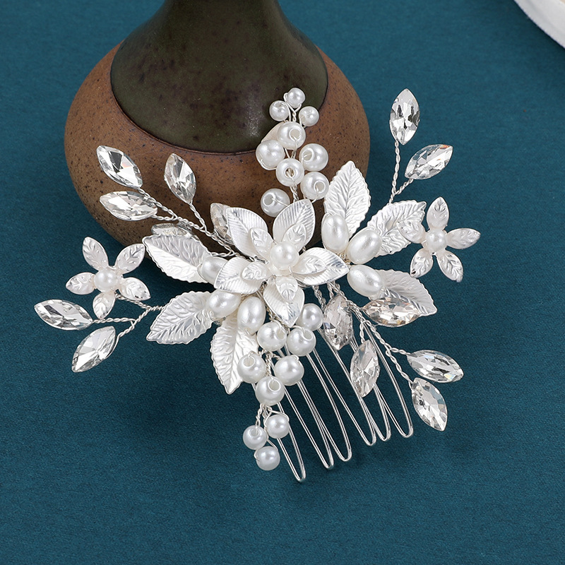 Pearl Flower Hair Comb Image 3