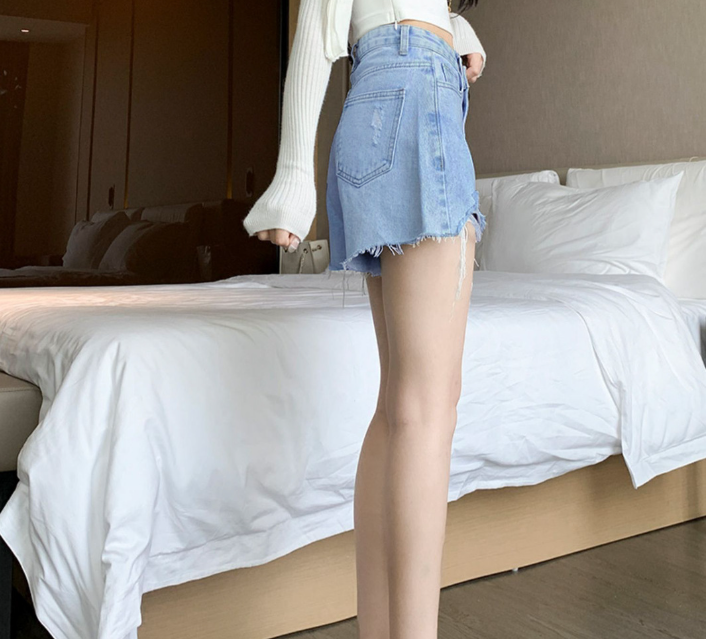 A-Line Shorts Image 3