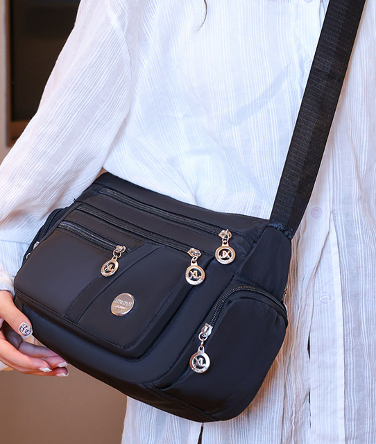 Stylish Women's Bag in Different Colors