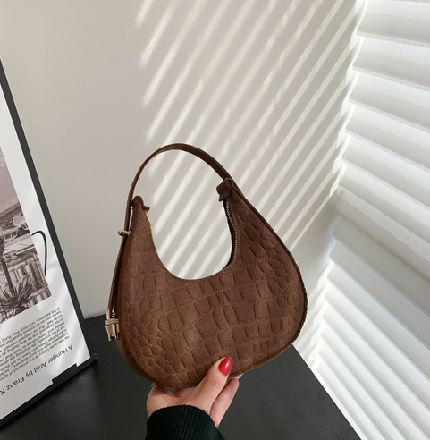 Crescent Armpit Handbag Image 3