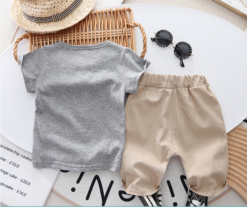 Cat-themed boys outfit image 2