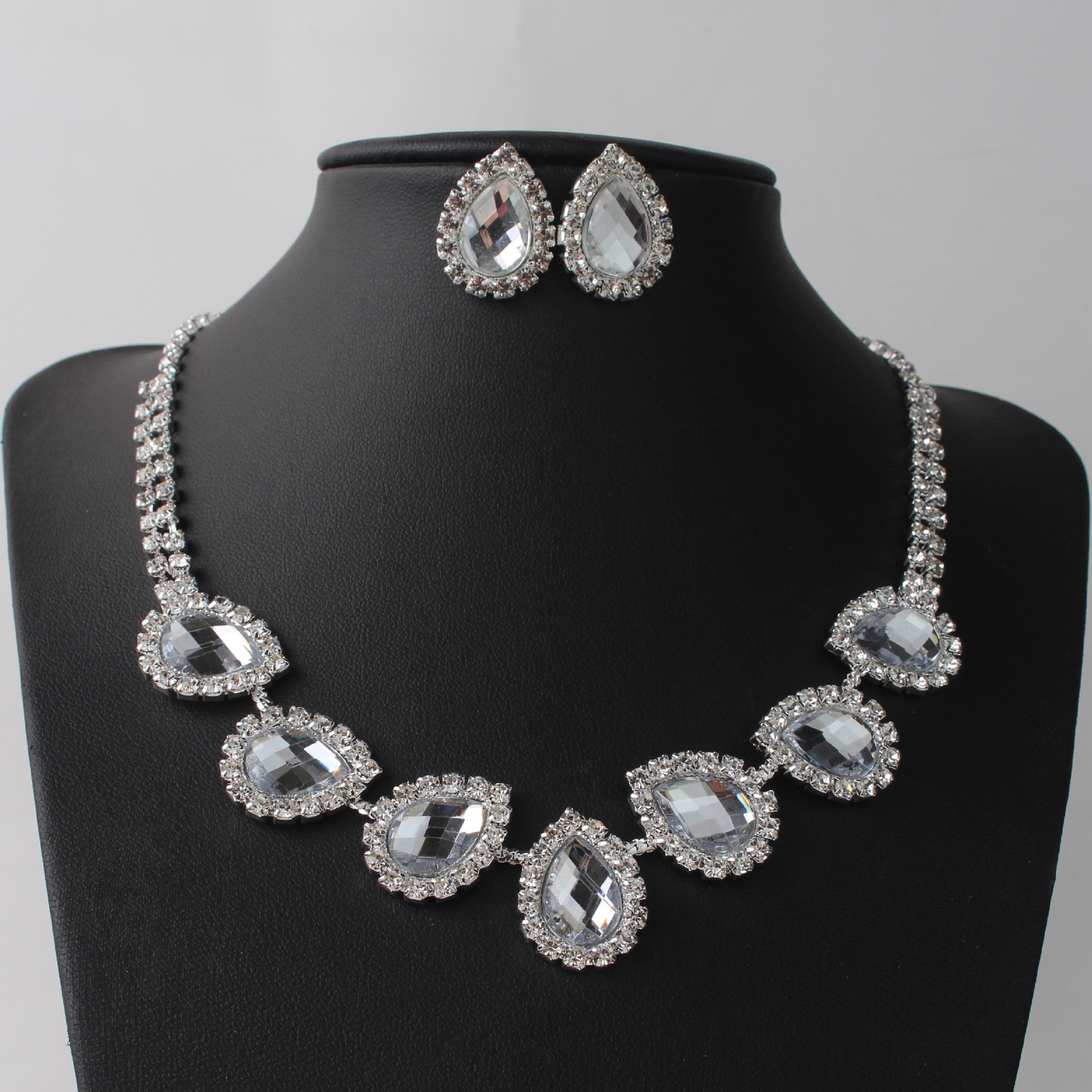 Versatile Jewelry for Brides