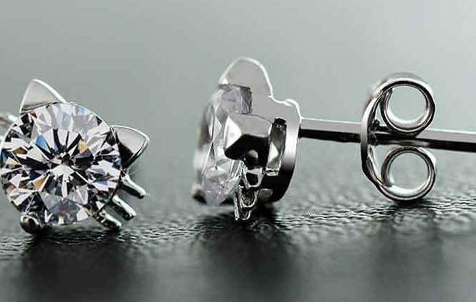 Cat Spirit Stud Earrings Gold