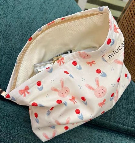 Fashion Flower Travel Cosmetic Storage Bag - Image 2