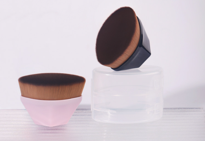 Magic Foundation Brush Image 3