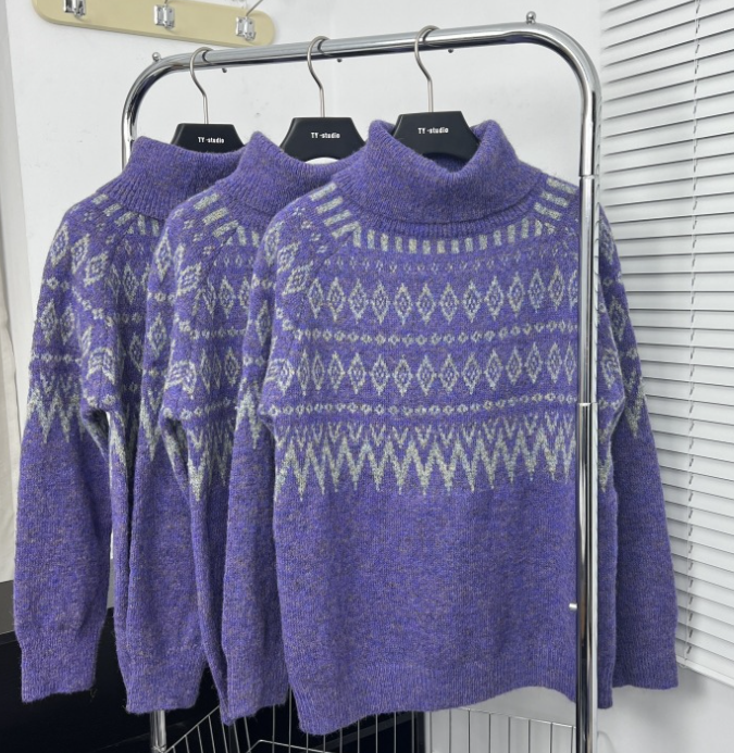 High-neck pullover - Side View