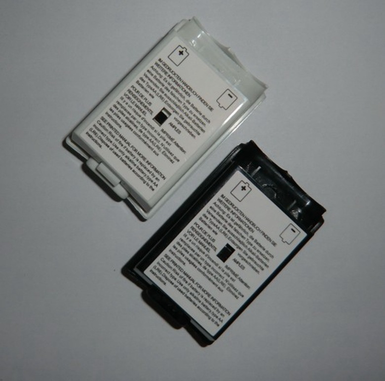 XBOX360 wireless handle black and white battery cover image