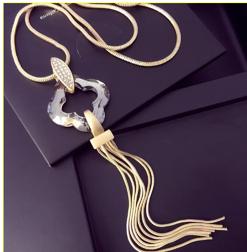 Necklace Image 8
