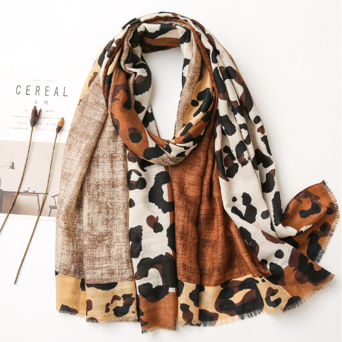 FrostBloom Scarf Image 1