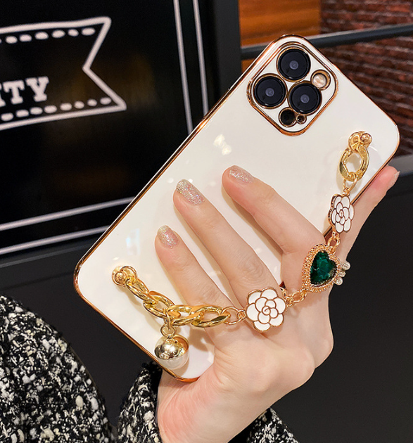 Four Leaf Grass Chain Mobile Phone Case - Side View