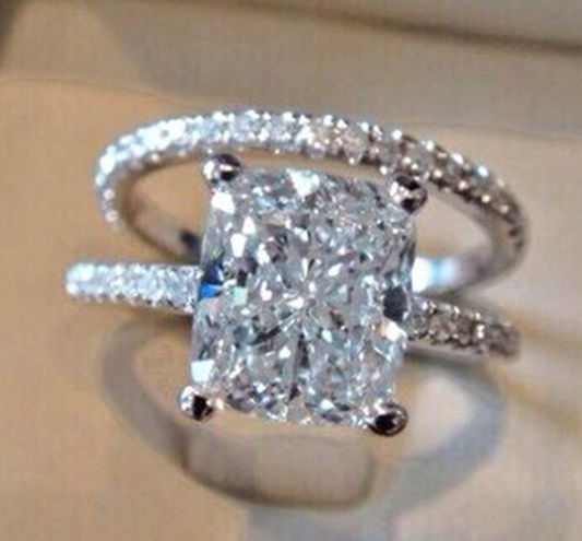 Diamond-studded Ring 2