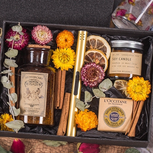 Aromatherapy candle gift box