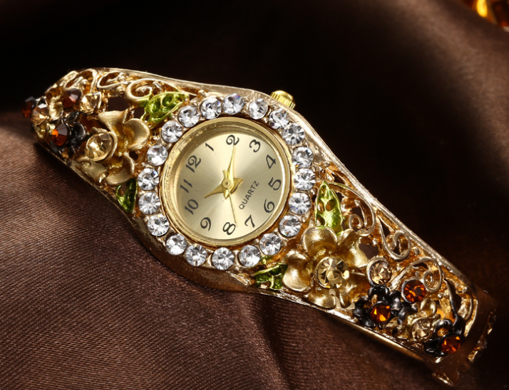 Fashionable Women's Student Bracelet Watch 2