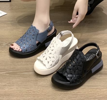 Sandals Image 4
