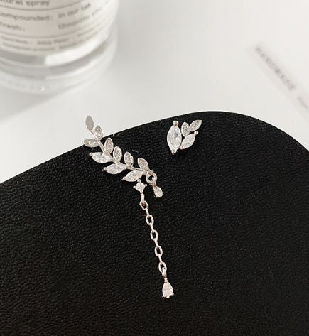 Stylish Leaf Design Earrings