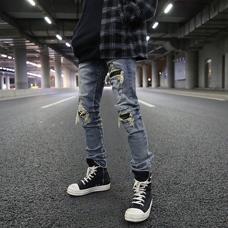 Fashionable Ripped Jeans