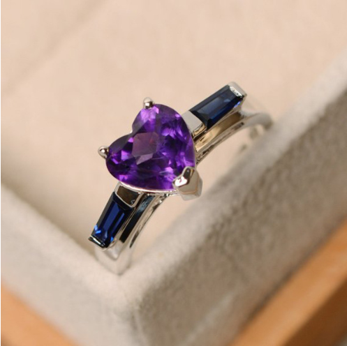 Heart-Shaped Purple Diamond Ring Image 4