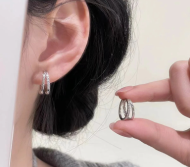 Japanese Super Popular Metal Diamond Earrings