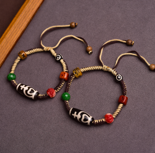Hand-woven Pulp Tiger Tooth Tibet Beads Bracelet