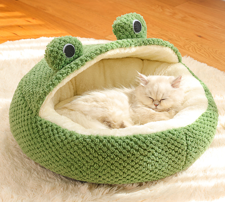 Green Frog Round Nest