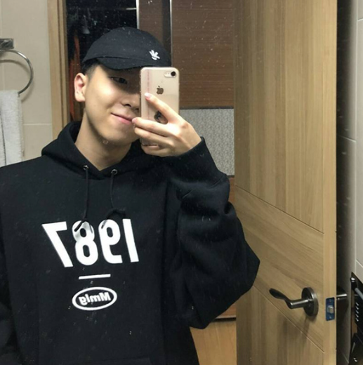 2020 autumn and winter new printing letter sweater women's hooded loose coat couple hooded sweater